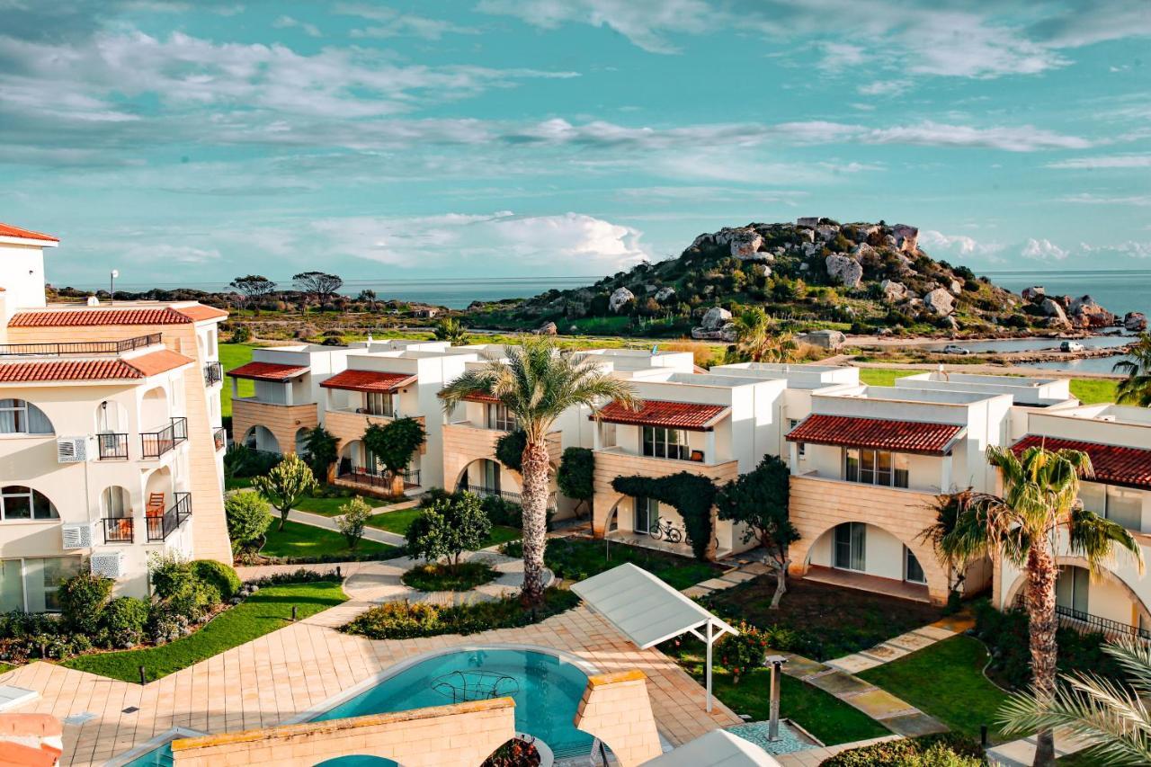 Fantastic 4 Cyprus First Line Beachfront Boghaz Exterior photo