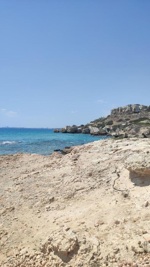 Fantastic 4 Cyprus First Line Beachfront Boghaz Exterior photo